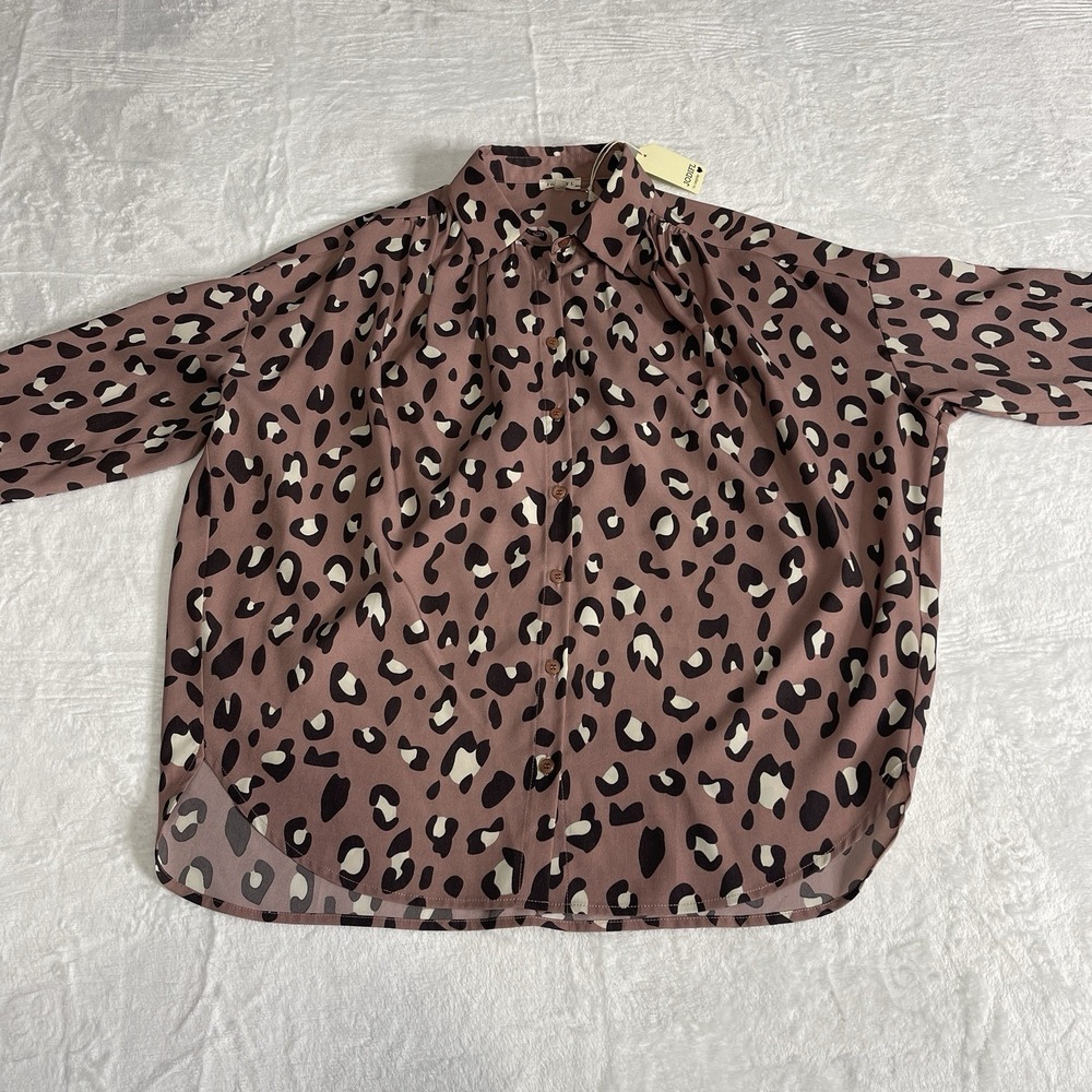 Jodifl Size‎ Small NWT Boutique Top Animal Print Long sleeve Button Down